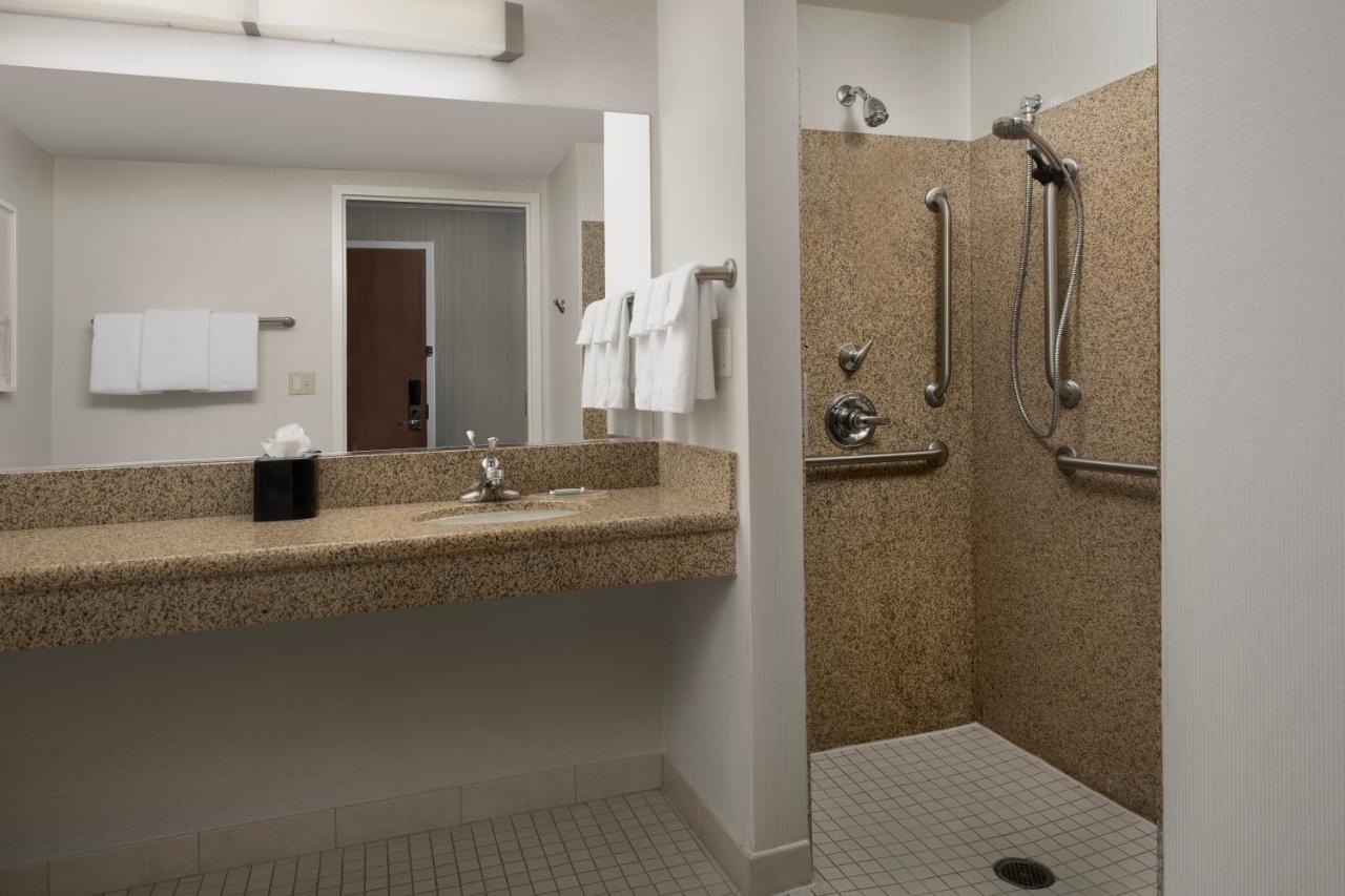 Courtyard By Marriott Seattle Kirkland Hotel Exterior foto