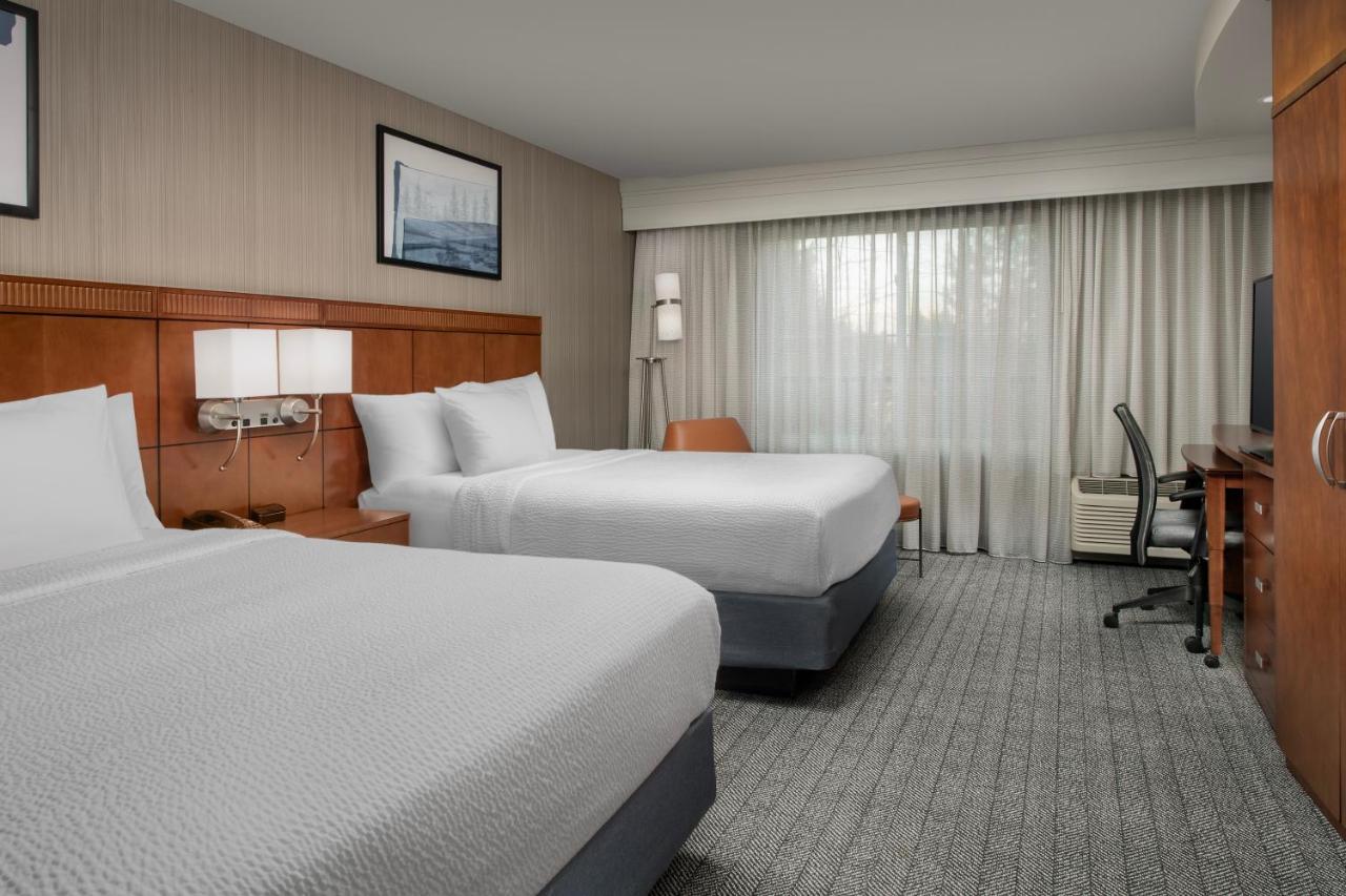 Courtyard By Marriott Seattle Kirkland Hotel Exterior foto