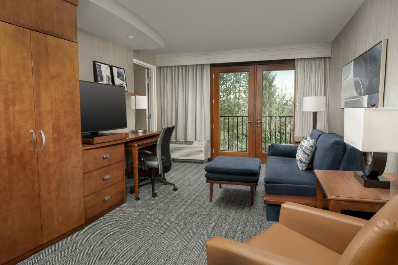 Courtyard By Marriott Seattle Kirkland Hotel Exterior foto