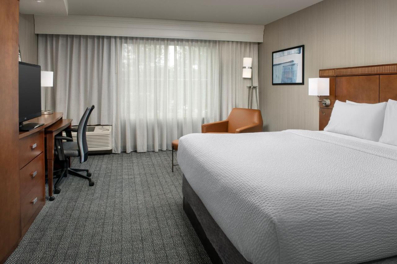 Courtyard By Marriott Seattle Kirkland Hotel Exterior foto